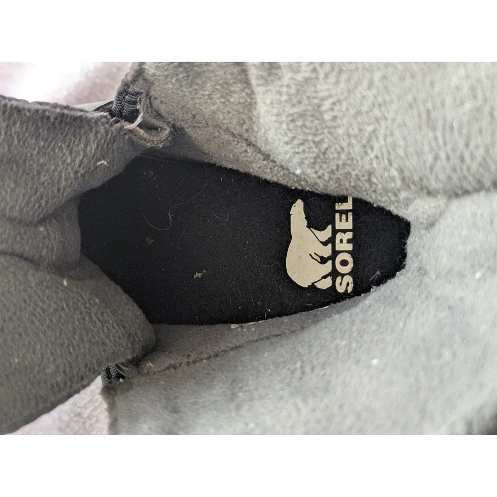 Sorel Boots Kids Youth Gray Pink Whitney II Cold Weather Strap Size US 9 EURO 26